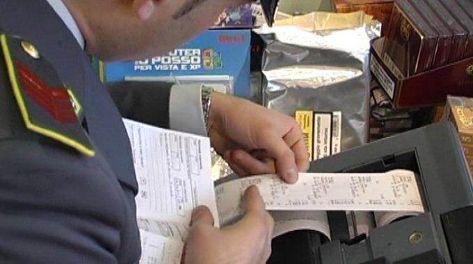 Concorso per reclutare 14 tenenti della Guardia di Finanza gdf