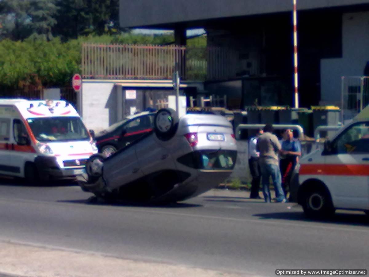Incidente stradale a Pavona