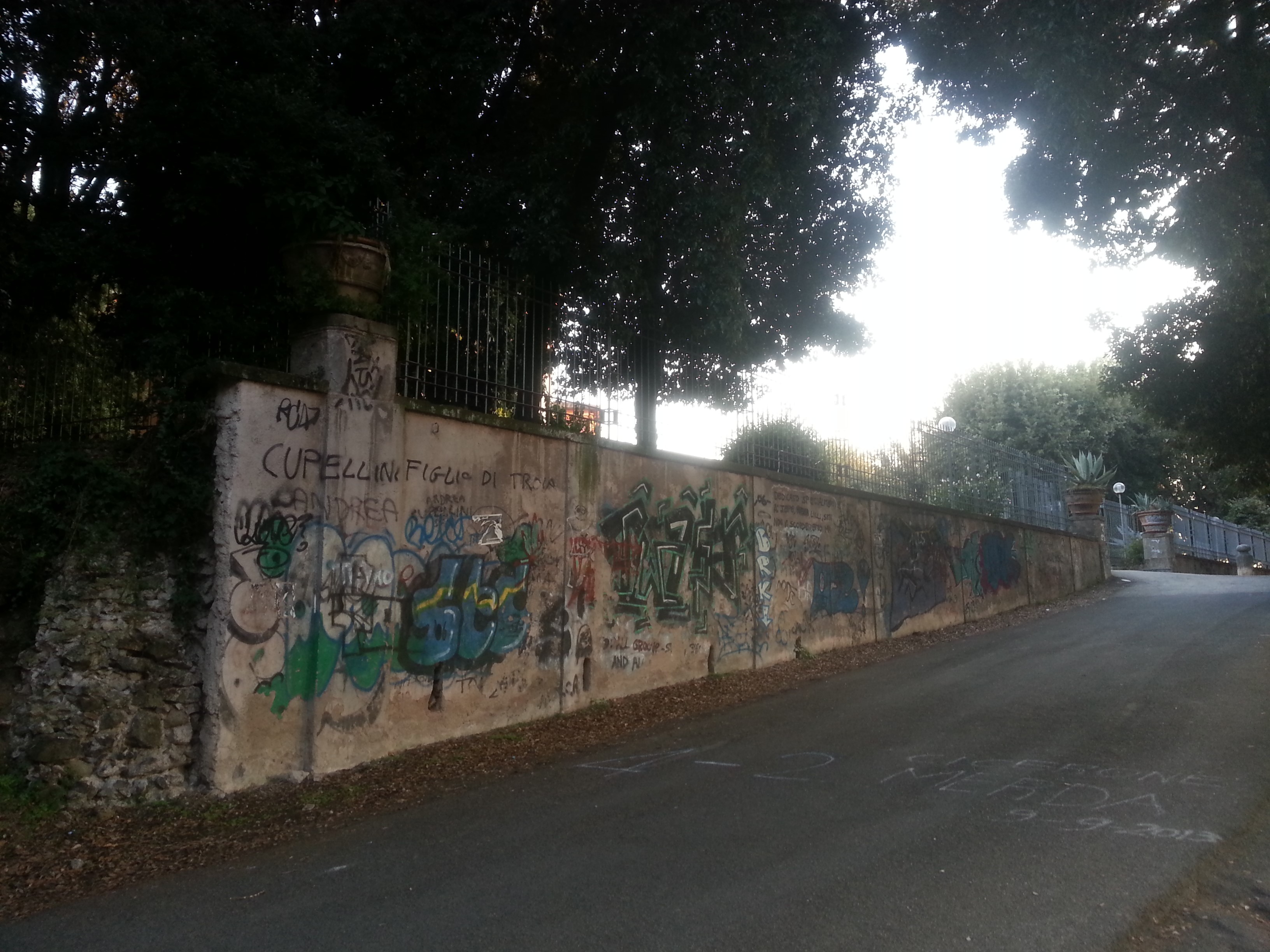 Passeggiando nel degrado di Villa Sciarra a Frascati Villa Sciarra a Frascati