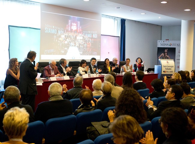 Stasera in diretta su La7 si elegge Miss Italia 2013 Miss Italia 2013