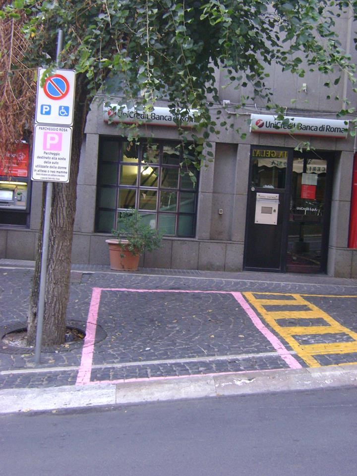 Strisce rosa Monte Porzio Catone