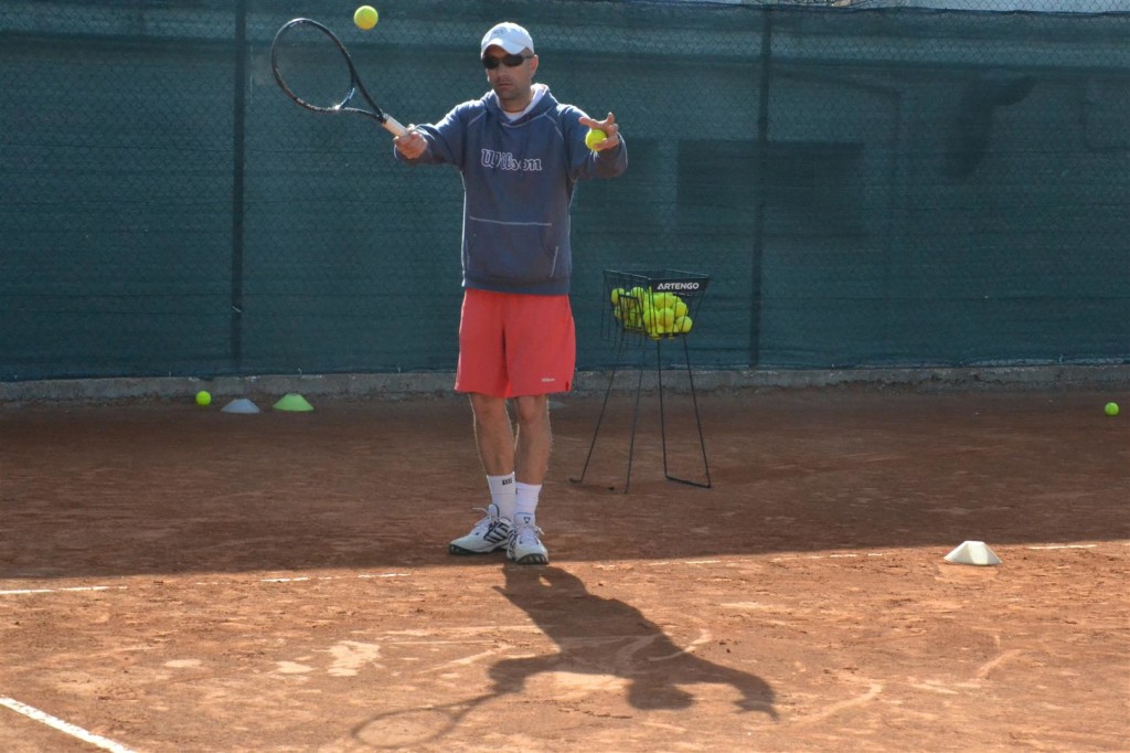 il responsabile del settore tennis del tc new country club di frascati matteo marte