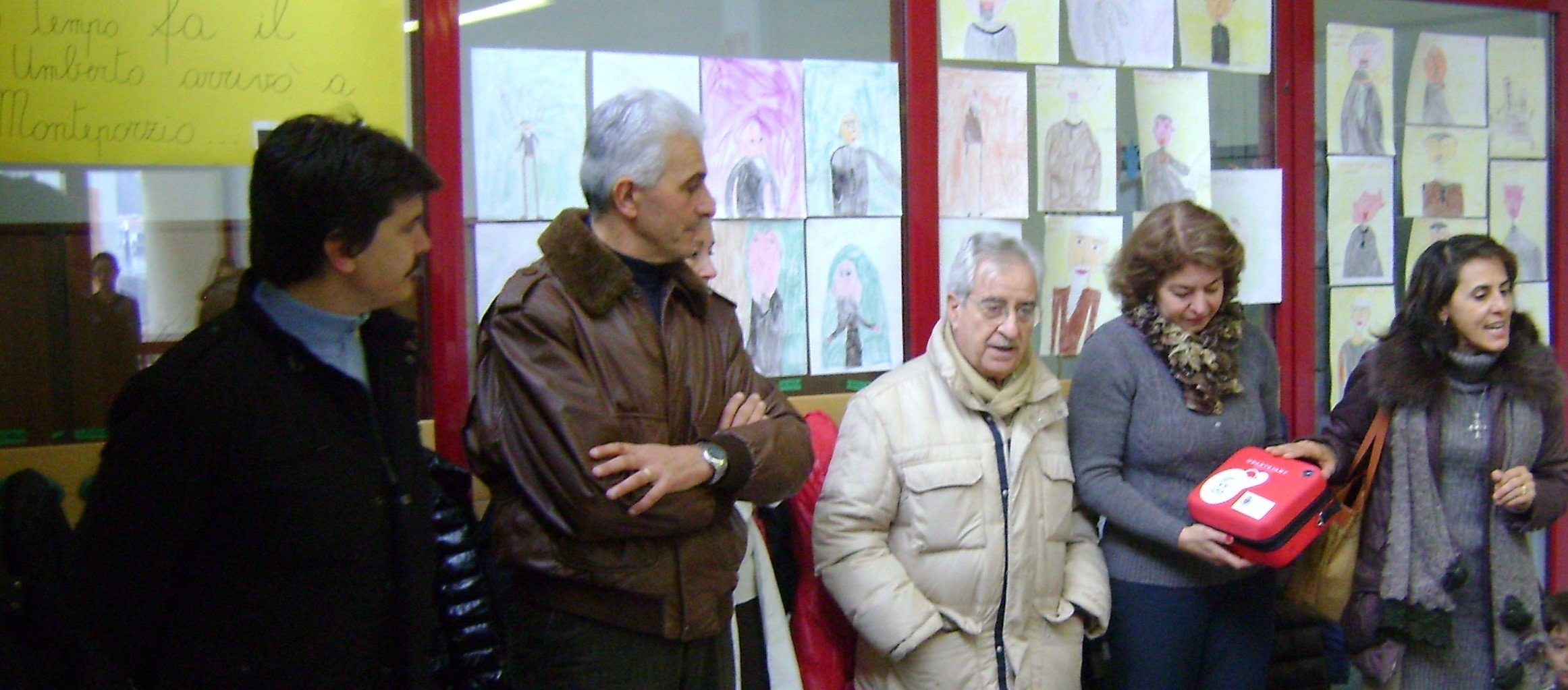 Consegnato defibrillatore alla scuola primaria Carducci di Monteporzio defibrillatore a scuola