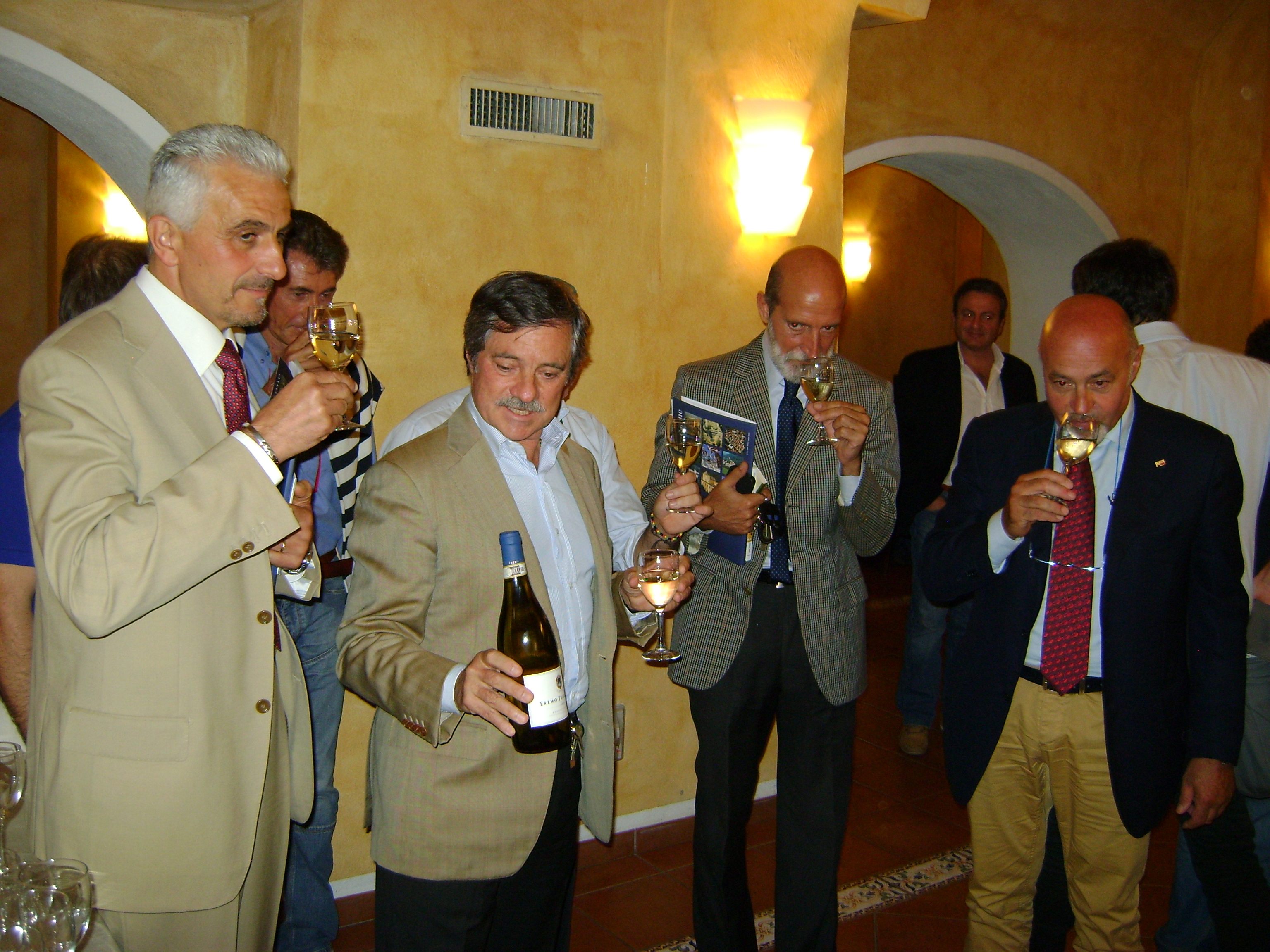 Monte Porzio Catone solidale con consorzio Frascati Doc e Docg vinitalia_2013