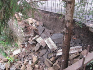 crollo_muro_via_giulio_pastore_a_marino