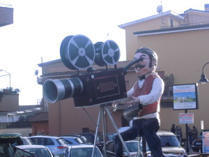 il_carro_di_hollywood_al_carnevale_di_lariano_2014