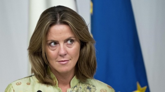 Sanità, Lorenzin: potenziare ruolo farmacie Beatrice Lorenzin