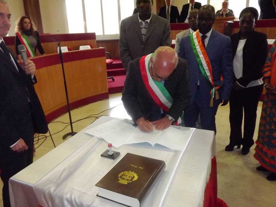 Firmato accordo tra il Comune di Lariano e la Costa d’Avorio accordo