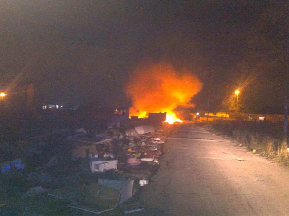 La Befana porta altri roghi al campo nomadi La Barbuta rogo