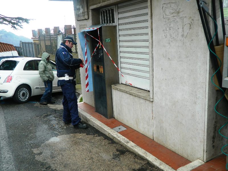 Sequestrato distributore di benzina a Rocca di Papa benzinaio