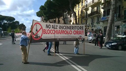 Corteo No-inc per le strade di Albano Laziale noinc