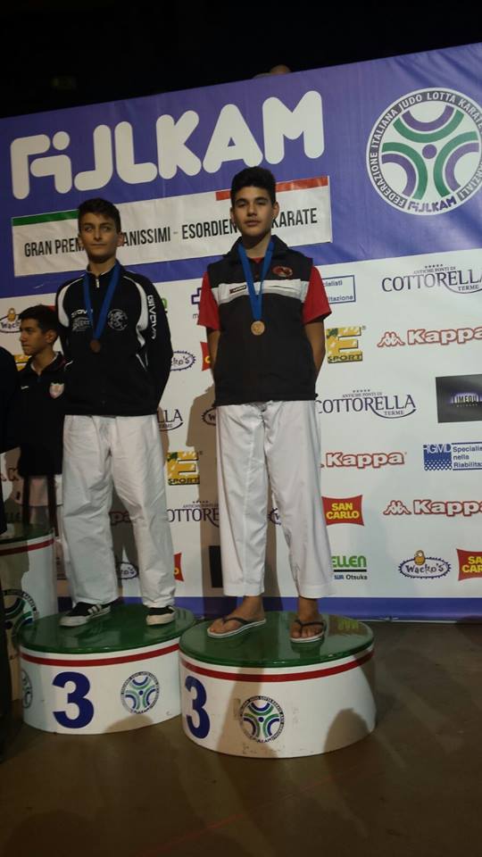Bronzo al Campionato italiano per Francesco Leoni del Toukon Velletri leoni_al_momento_della_premiazione
