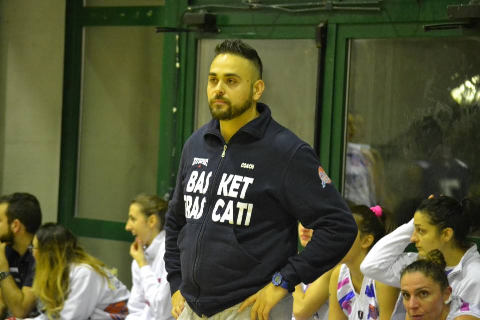 Basket Frascati, coach Frisciotti chiede il rilancio alle sue ragazze della B frisciotti