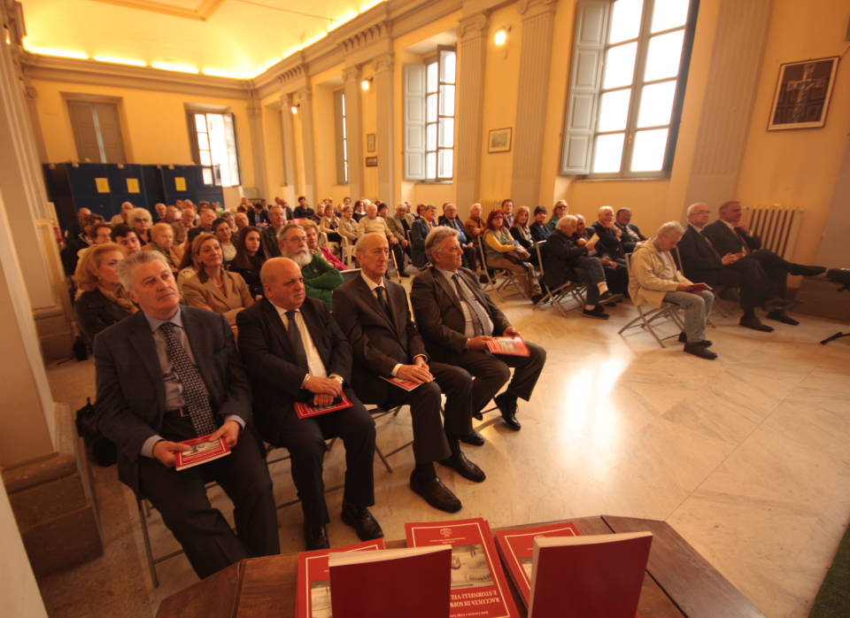 Velletri, premiato il Professor Mastrostefano dall’Associazione Laracca premiazionemastrostefano