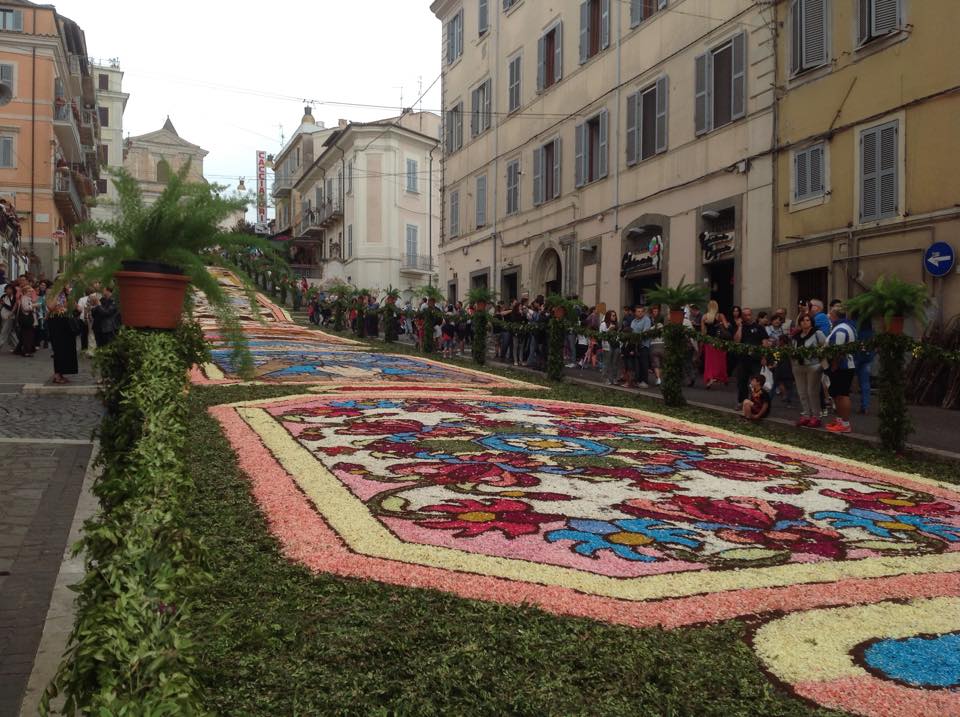A Genzano di Roma torna la tradizionale Infiorata genzanoainfiorata