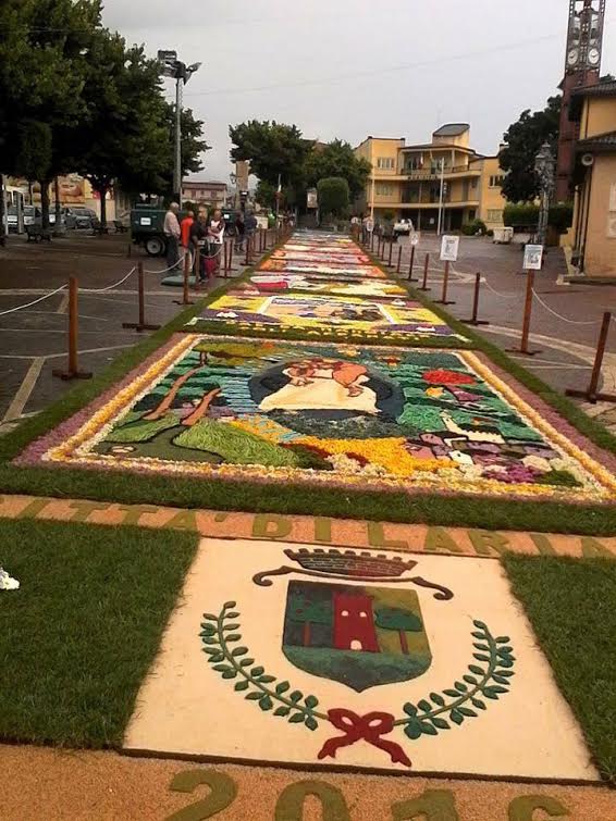 Infiorata Città di Lariano sul tema della misericordia infiorata