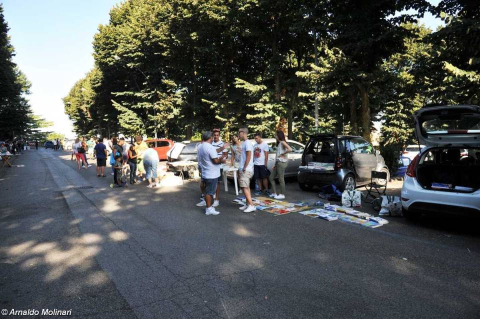 Studenti da tutti i Castelli al mercatino del libro scolastico usato di Albano mercatino
