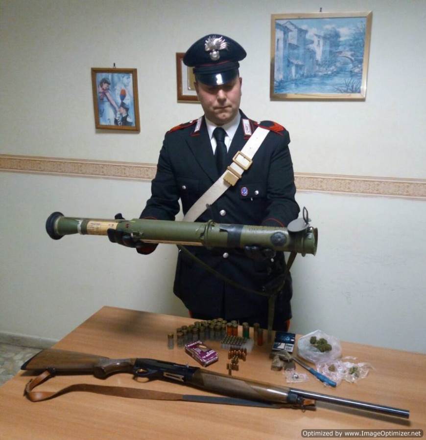 Zagarolo, i Carabinieri sequestrano un lanciagranate lanciafiammesequestratocarabinieri
