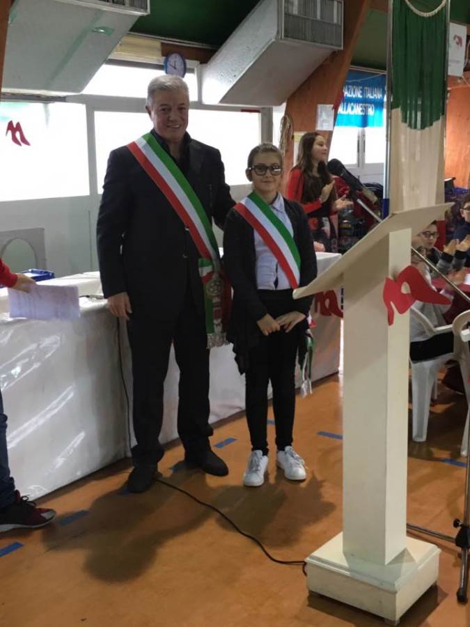 Colonna, flashmob contro la violenza su donne cappellinicascia