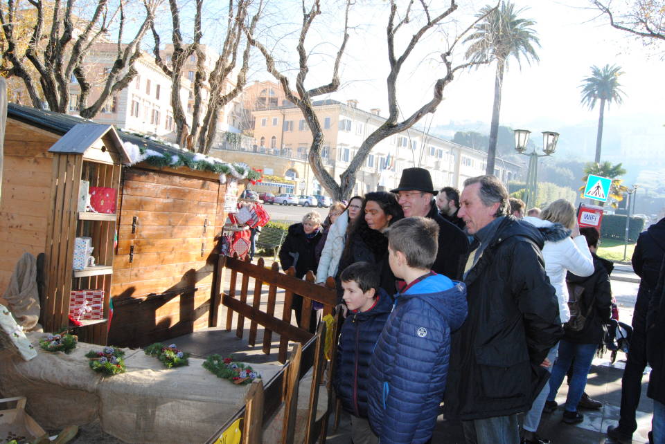 Frascati, benedetto il Presepe della passeggiata presepe