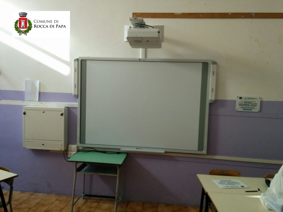 Rocca di Papa, nuove lavagne multimediali e computer nelle scuole lavagna