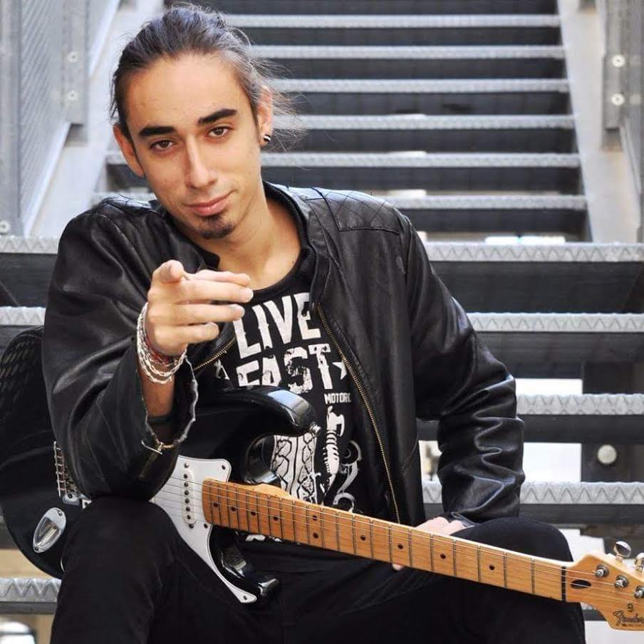 La chitarra di Andrea Zoli ospite di Hi Five Radio zoli