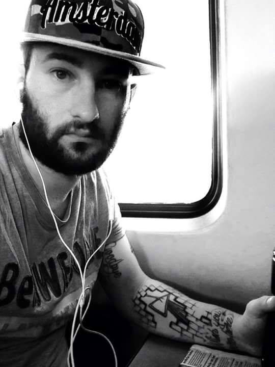 Il mondo del rap e la clown terapia di Empi enpi