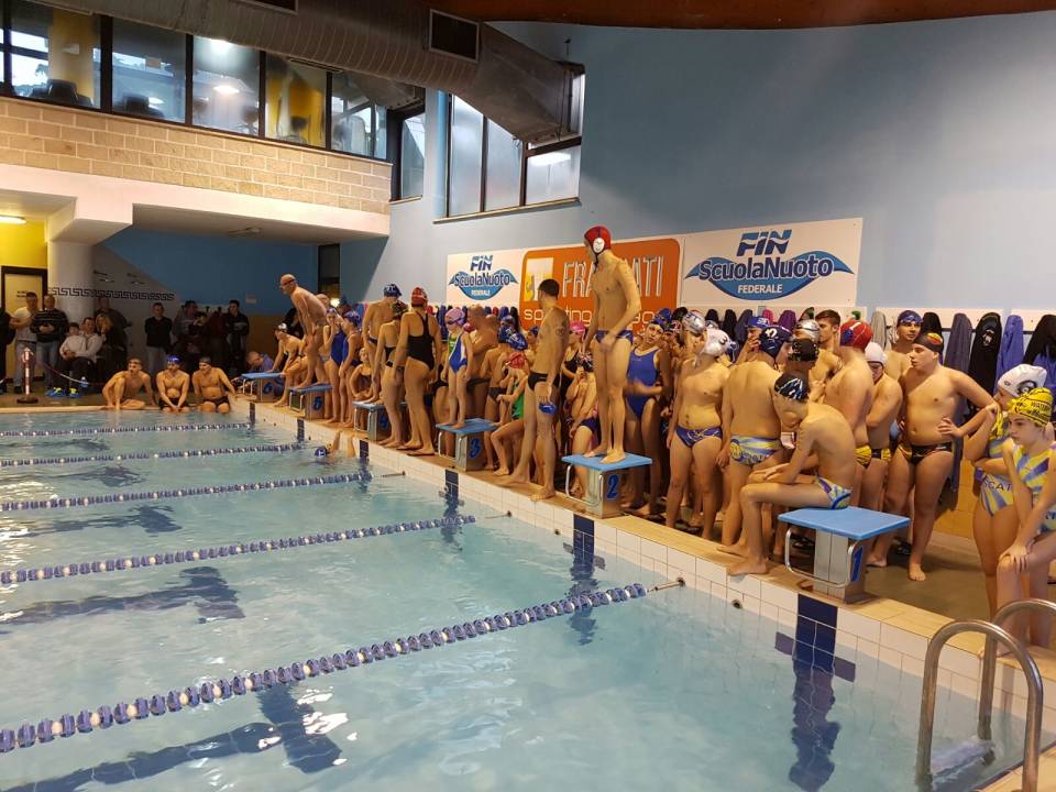Torna lo Staffettone alla piscina del 3T Frascati Sporting Village staffettone