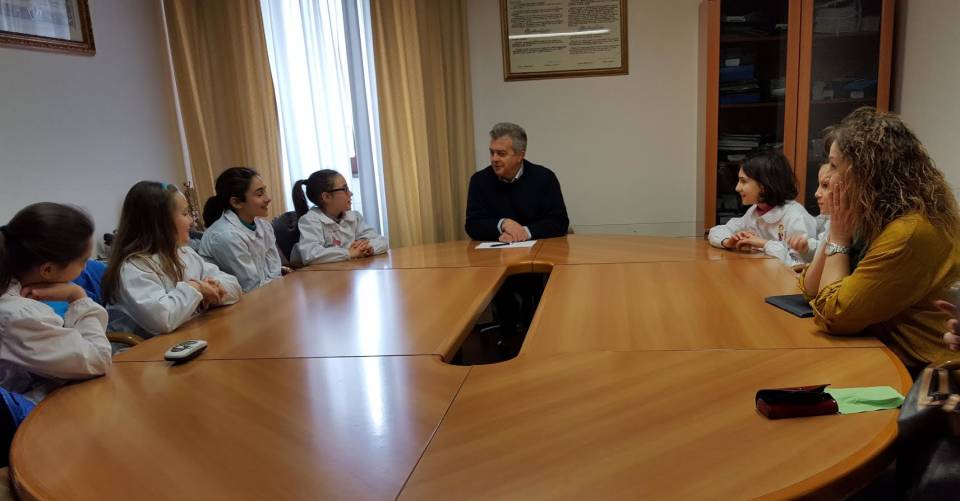 Monte Compatri, studenti incontrano il Sindaco decarolis_studenti