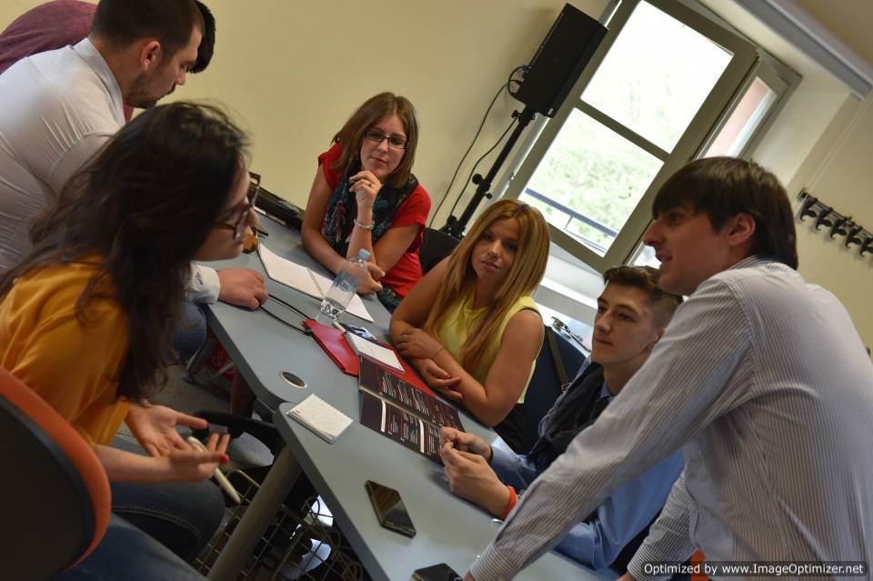 School of democracy, 100 giovani a Reggio Emilia studiano come salvare l’Europa schoolofdemocracy