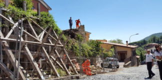 Monte Compatri Bene Comune, “De Carolis si dimetta” campo-gillaro