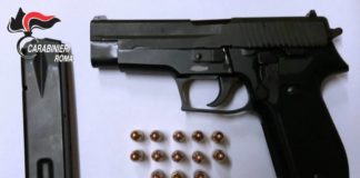 Controlli dei Carabinieri sul litorale tra Ardea e Anzio pistola