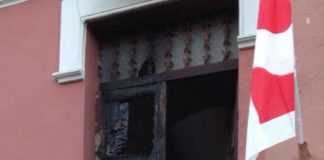 Rete dei Giornalisti #nobavaglio solidale con Pd Ostia bruciata_sede_pd_ostia