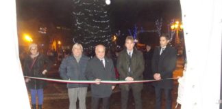A Lariano la prima edizione della Festa del Pane taglio_nastro_pane