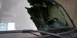 Monte Compatri, atti vandalici contro auto Di Franco parabrezza