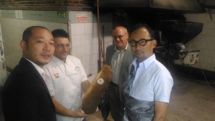 delegazGiapponese_15giugno_fornoGenzano-Bocchini