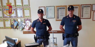 Base dello spaccio scoperta dalla Polizia a Fiumicino fiumicino_droga