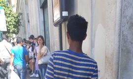 Sud Protagonista su abusivismo commerciale a Via Barberini abusivo1