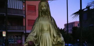 Atto vandalico contro statua Madonna in Piazza Europa a Marino madonna