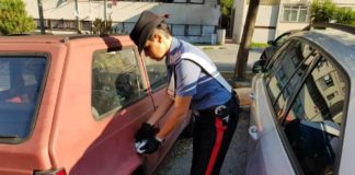 Nascondeva droga in auto abbandonata, arrestato frascati_droga_nascosta_auto