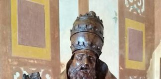 Statua Paolo IV Carafa torna a Palazzo Sforza Cesarini