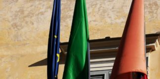 Megalizzi, a Frascati listate a lutto le bandiere comunali bandierelutto