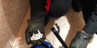 Casalinga pusher arrestata dai Carabinieri dosi