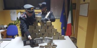 Carabinieri arrestano altre 5 persone a Tor Bella Monaca droga_tor