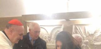 Carol Maritato incontra il Cardinal Comastri carol_comastri