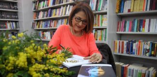 Cinzia Leone ha presentato a Velletri Ti rubo la vita leonefirmacopie