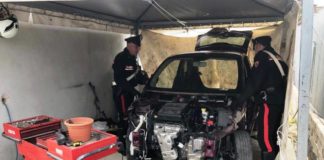 Sorpresi a smontare un’auto rubata a Tor Vergata autovettura_sequestrata_carabinieri