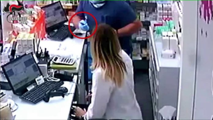 rapinatore_farmacie_in_manette