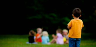 Scuola. Come sono visti i bambini autistici dai coetani? autismo