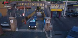 Maltratta la mamma e la sorella, arrestato a Torrenova carabinieri_frascati